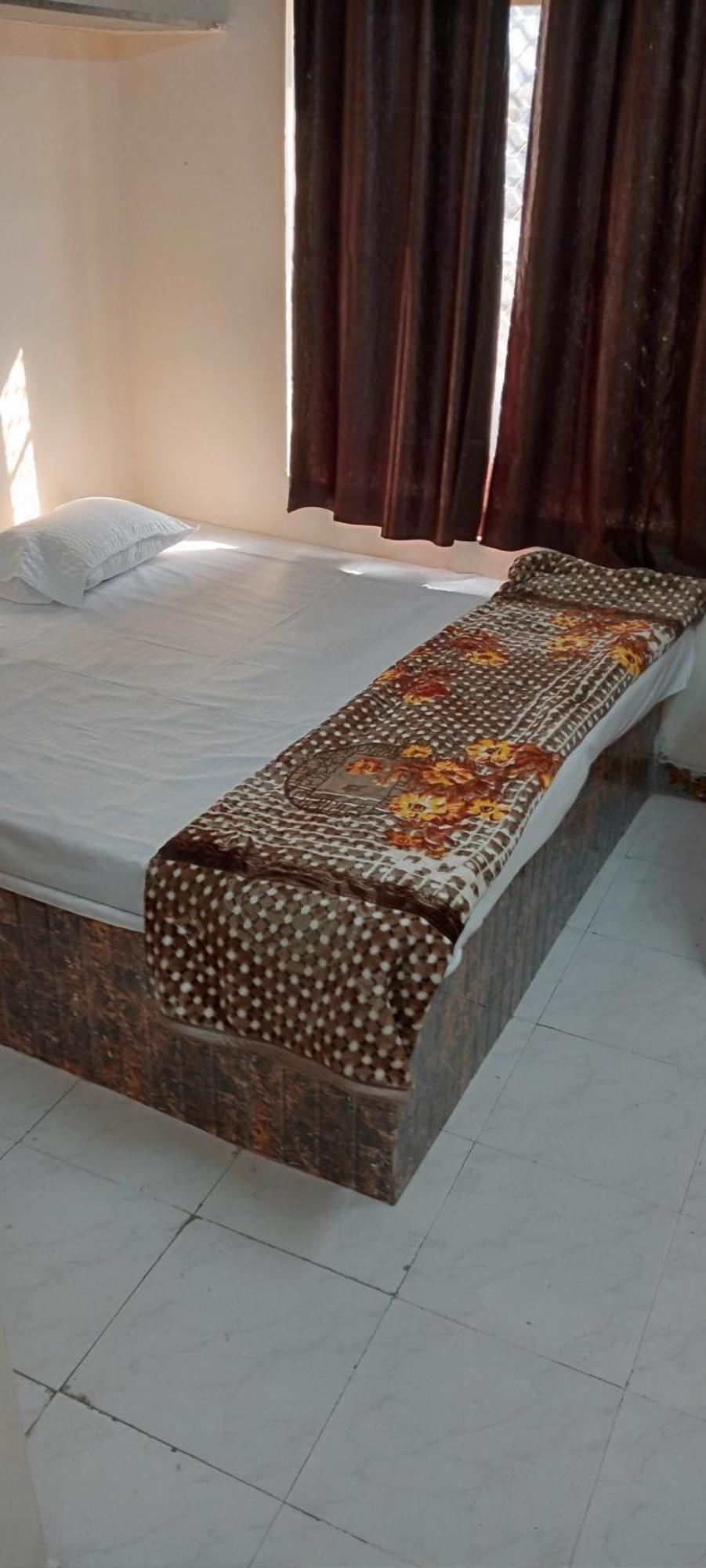 Shree Maya Home Stay Ujjain Exteriör bild